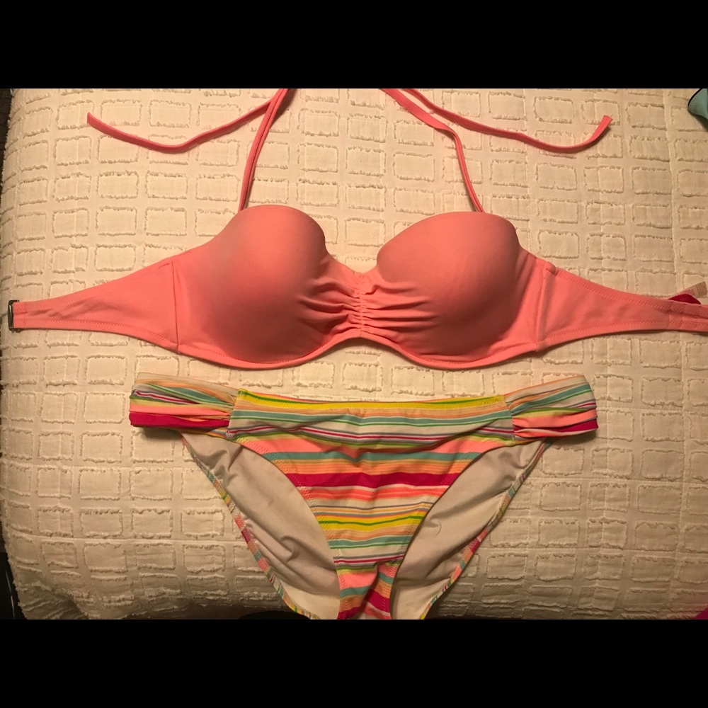 Victoria’s Secret bikini